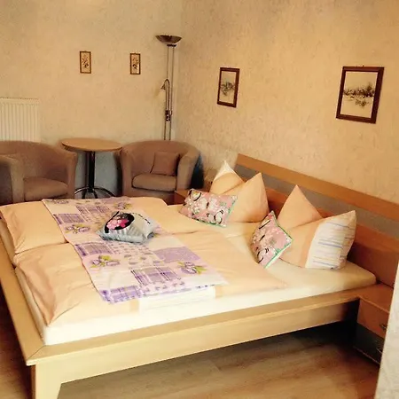 - Schonberg 3*